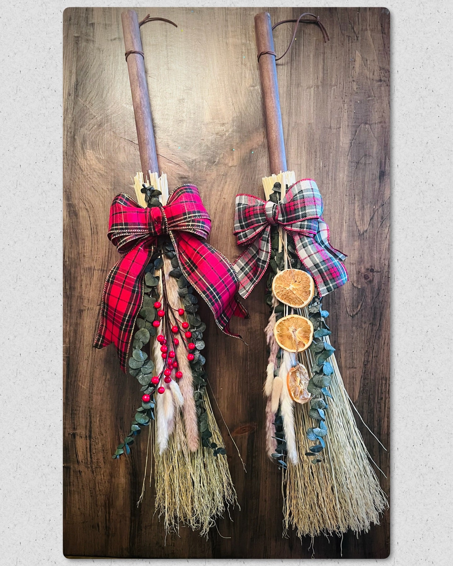 Balais décoratifs de Yule et Noël