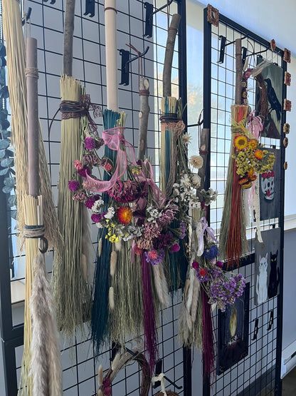 Atelier Création de balais 🧙🧹sept-oct 2026(liste d'attente)